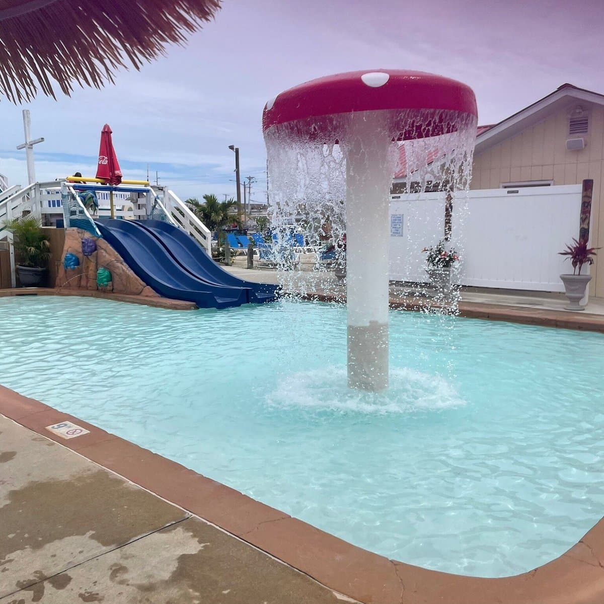 800 square foot kiddie pool at Thunder Lagoon Waterpark for toddlers and young children