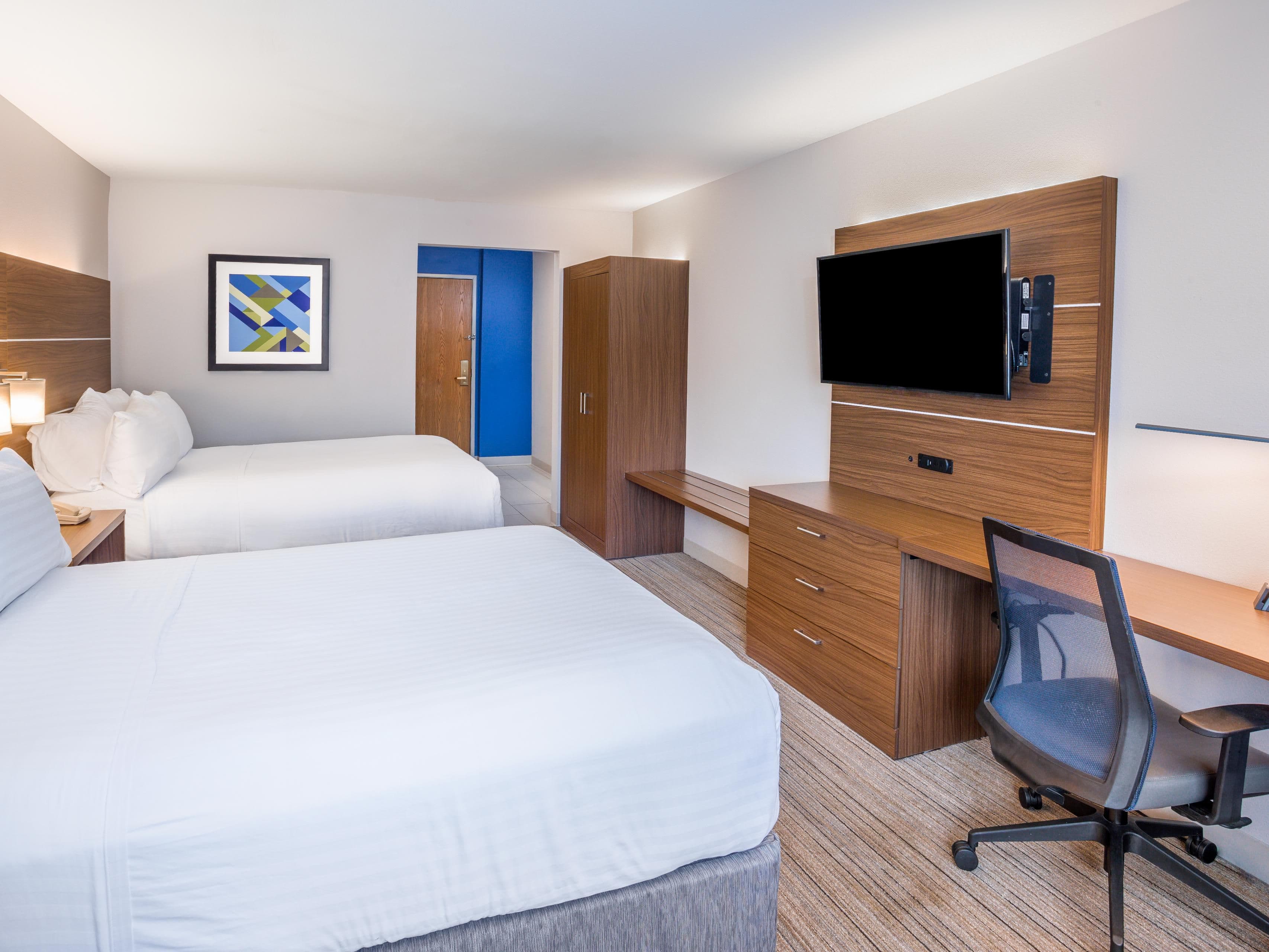 2 Double Beds Mobility Accessible Tub Nonsmoking 