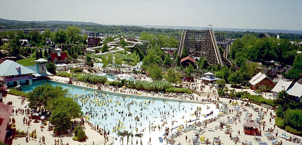 Kentucky Kingdom Hurricane Bay water park